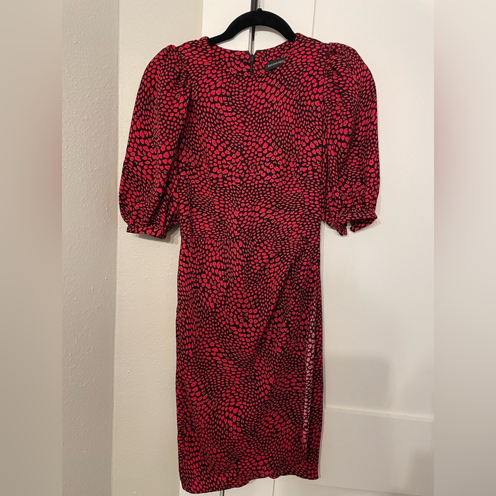Banana Republic Red and Black Mid Sleeve Dress - 24” waist